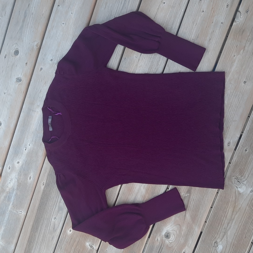 Suzy‎ Sheir sweater